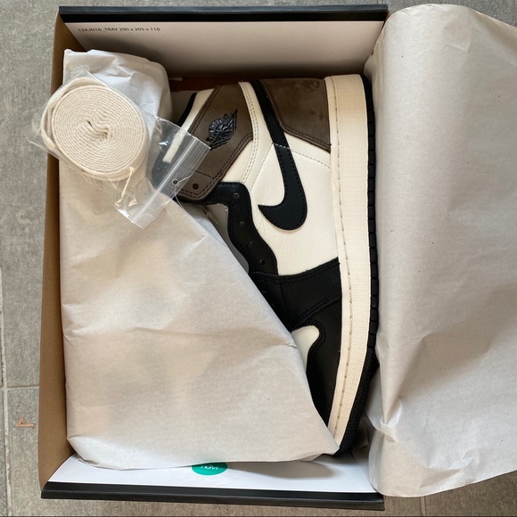 COPY - JORDAN RETRO 1 MOCHAS (GS) - Picture 3 of 3